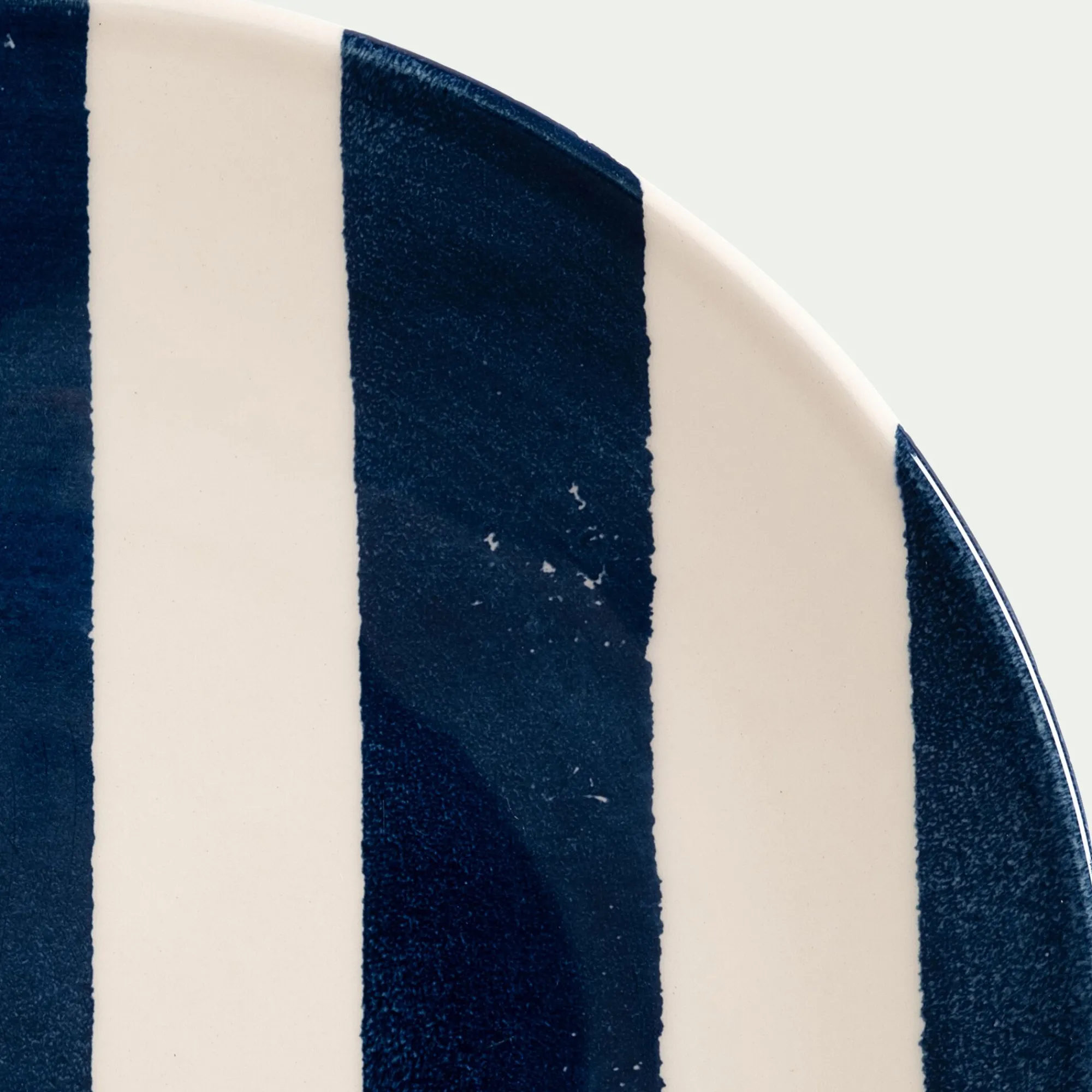 alinea Assiette*Assiette à dessert à rayures en faïence D22cm - marine Bleu