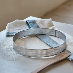 alinea Emporte-Pièce Et Cercle À Pâtisserie|Moule À Gâteau*Cercle de cuisson perforé en inox D24cm - Argenté