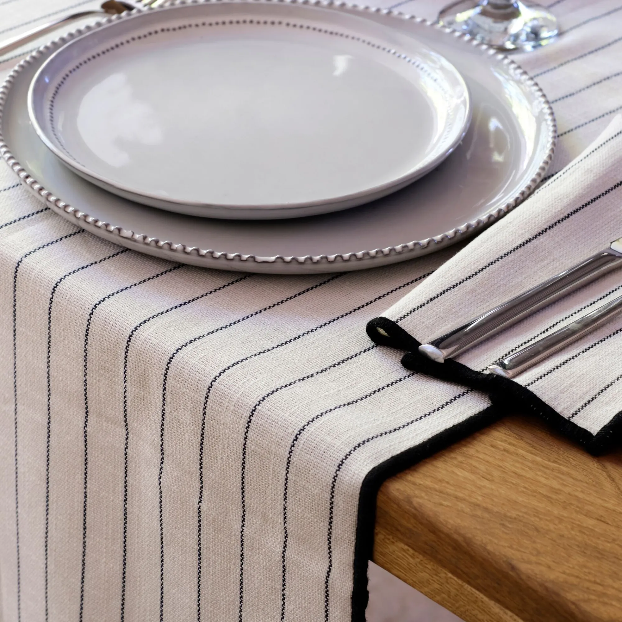 alinea Chemin De Table*Chemin de table en coton et noir 50x200cm Blanc