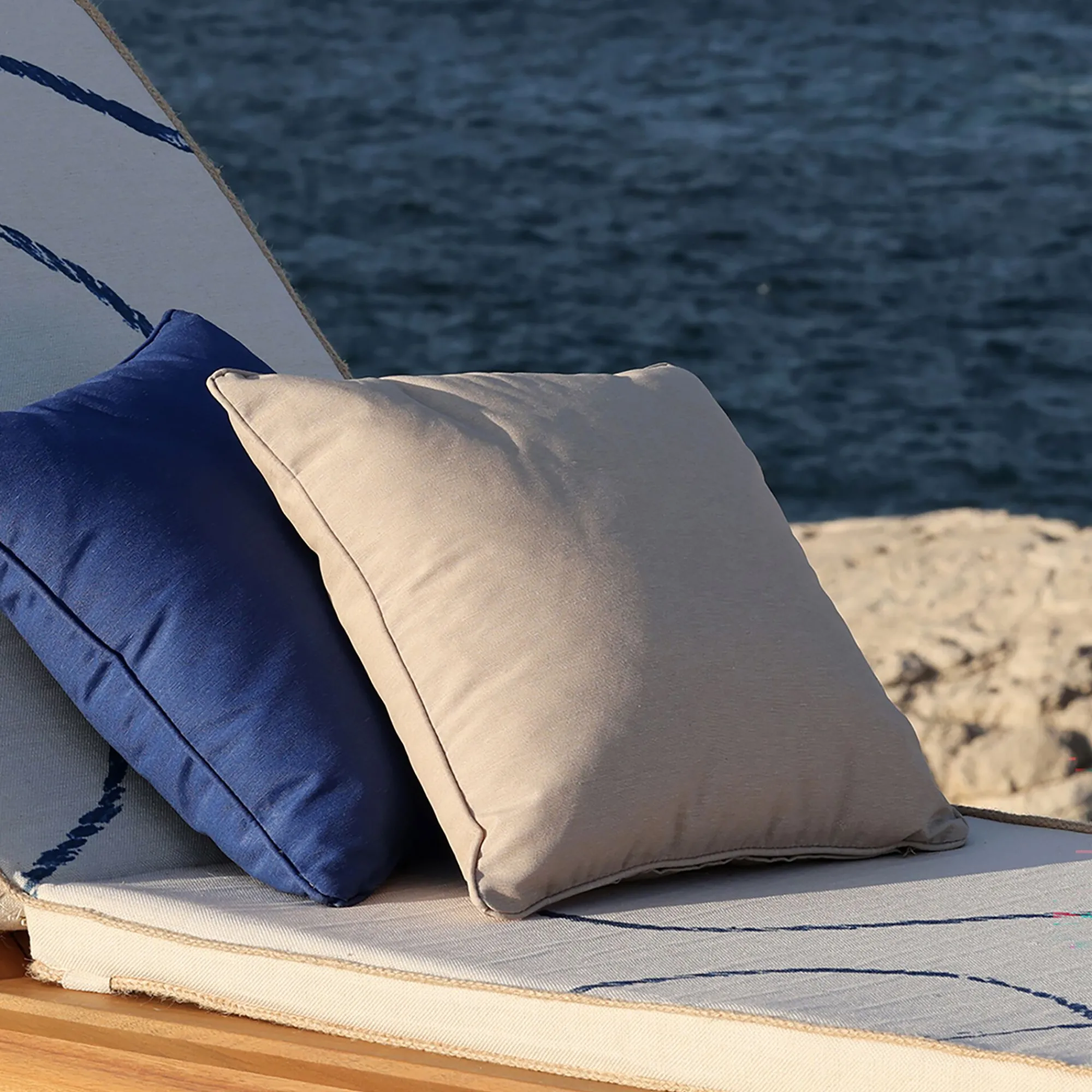 alinea Coussin Exterieur*Coussin d'extérieur et intérieur déperlant 40x40cm - Beige