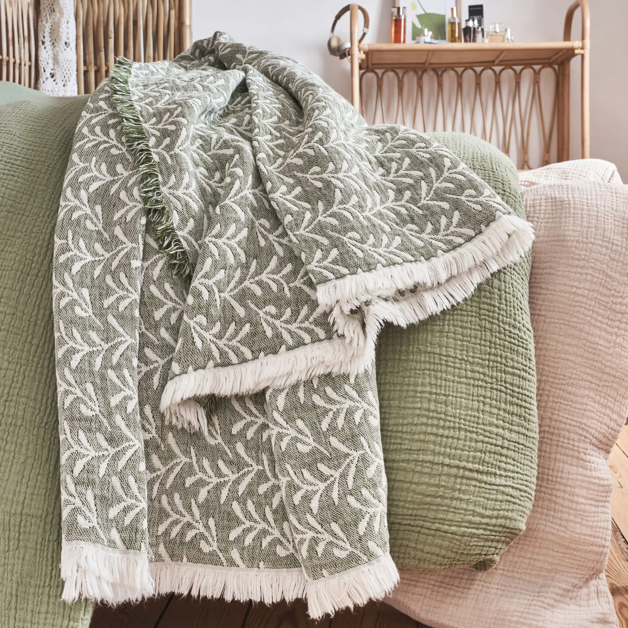 alinea Couvre-Lit*Couvre lit en coton motif feuilles finition franges 230x250cm - Vert