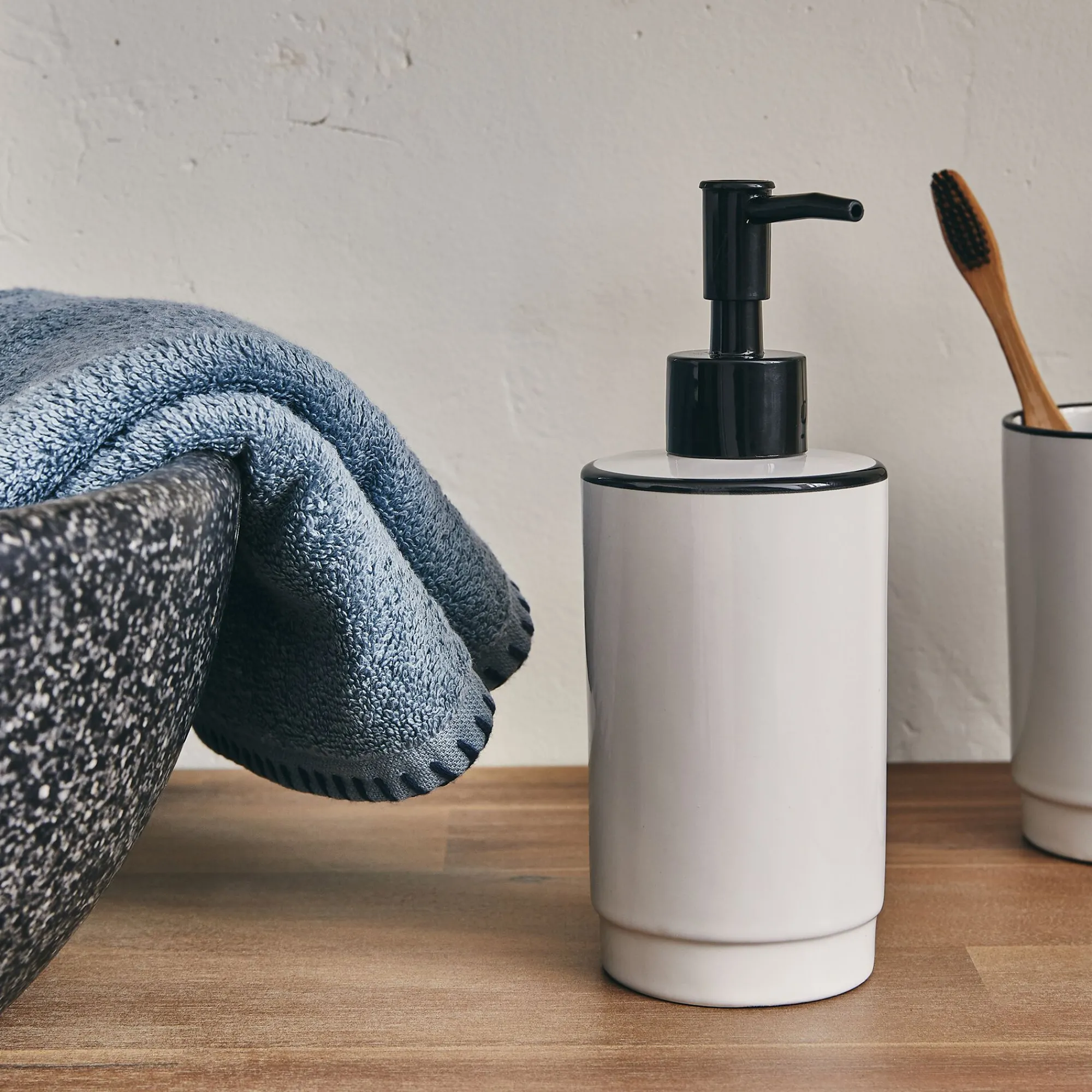 alinea Accessoire De Salle De Bain*Distributeur à savon en grès - H18,50cm Blanc