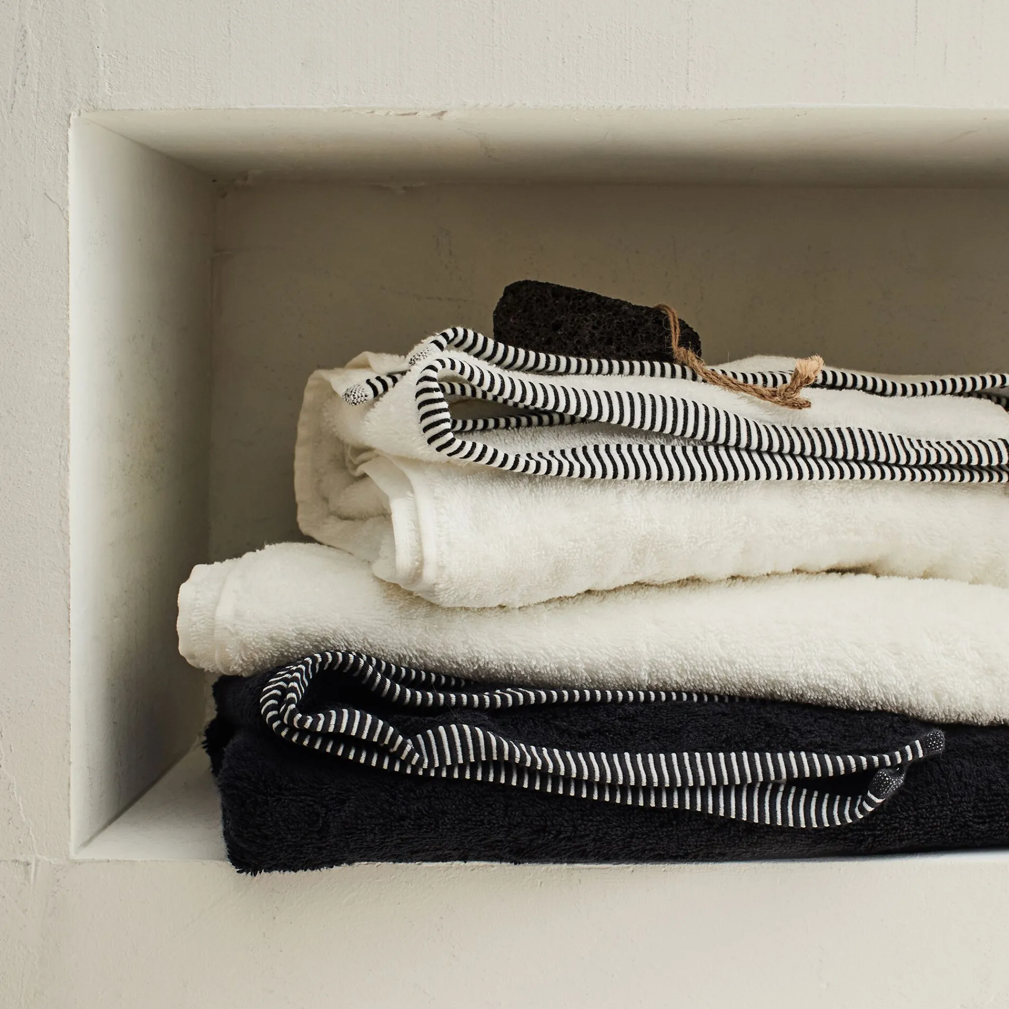 alinea Drap De Bain*Drap de bain brodé en coton - 100x150cm Noir