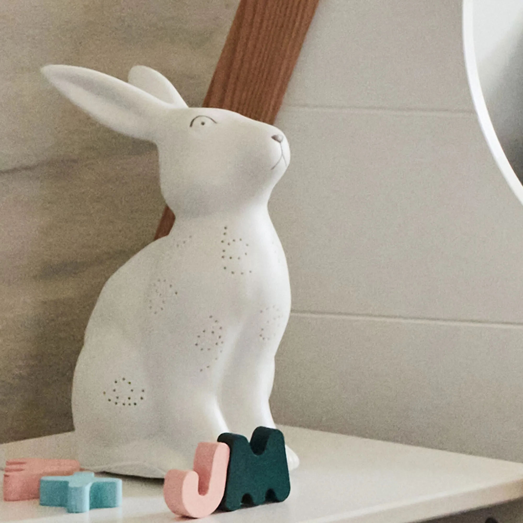alinea Lampe Chambre Enfant|Commode Enfant*Lampe à poser électrifiée forme lapin en porcelaine H26,5cm - Blanc
