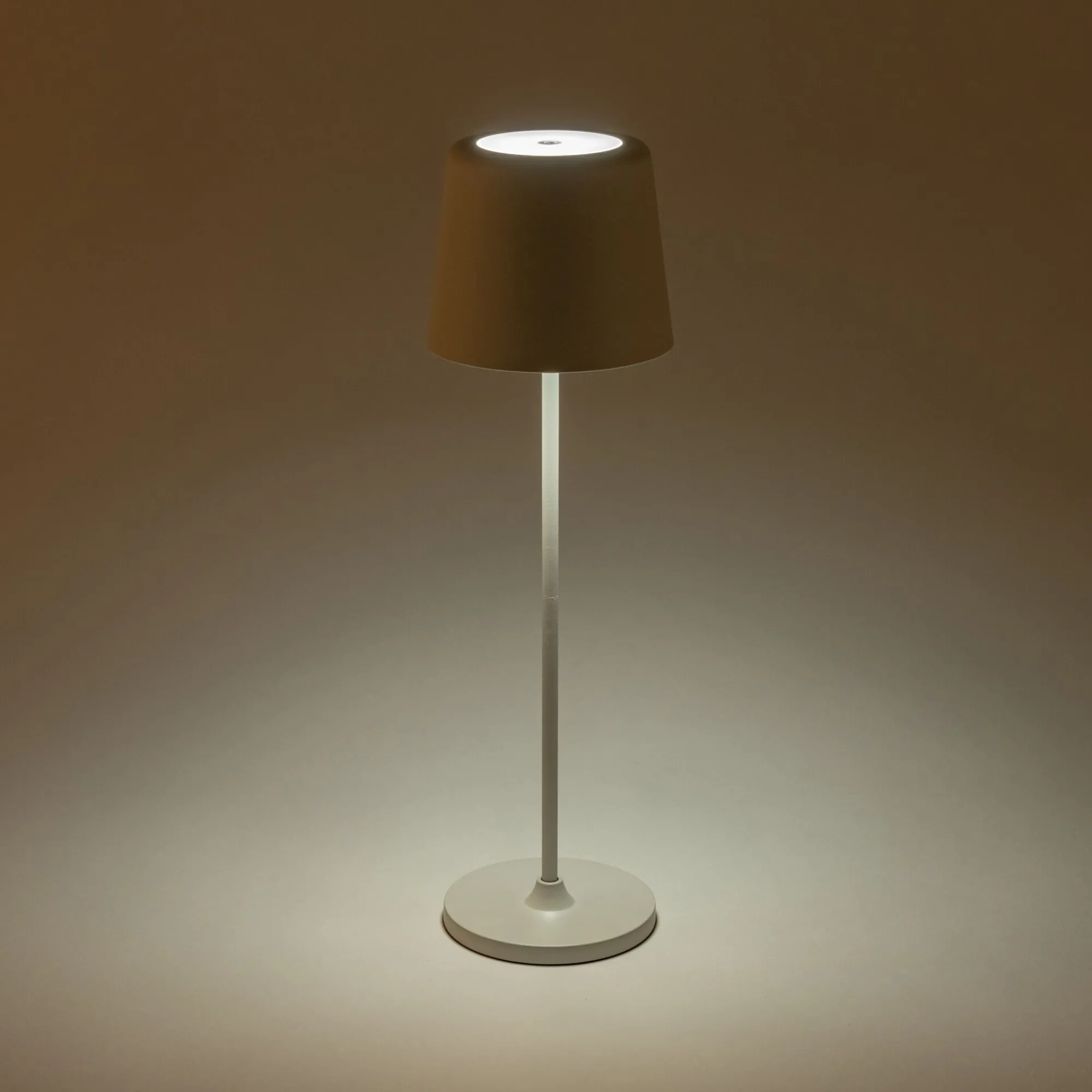alinea Luminaire Exterieur|Lampe Et Lampadaire D'Extérieur*Lampe de table à poser nomade H37cm - Blanc