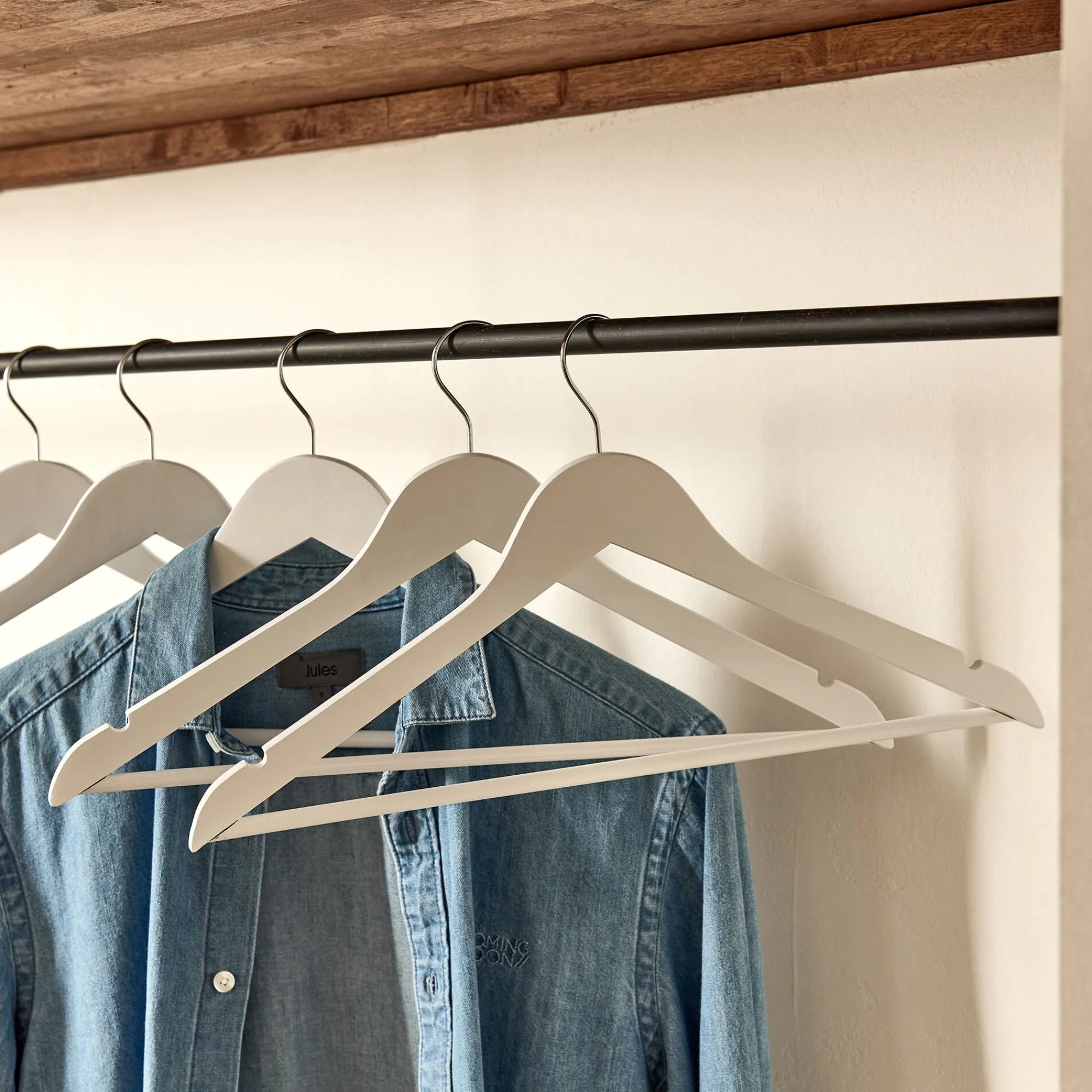 alinea Dressing*Lot de 5 cintres en bois - gris Blanc
