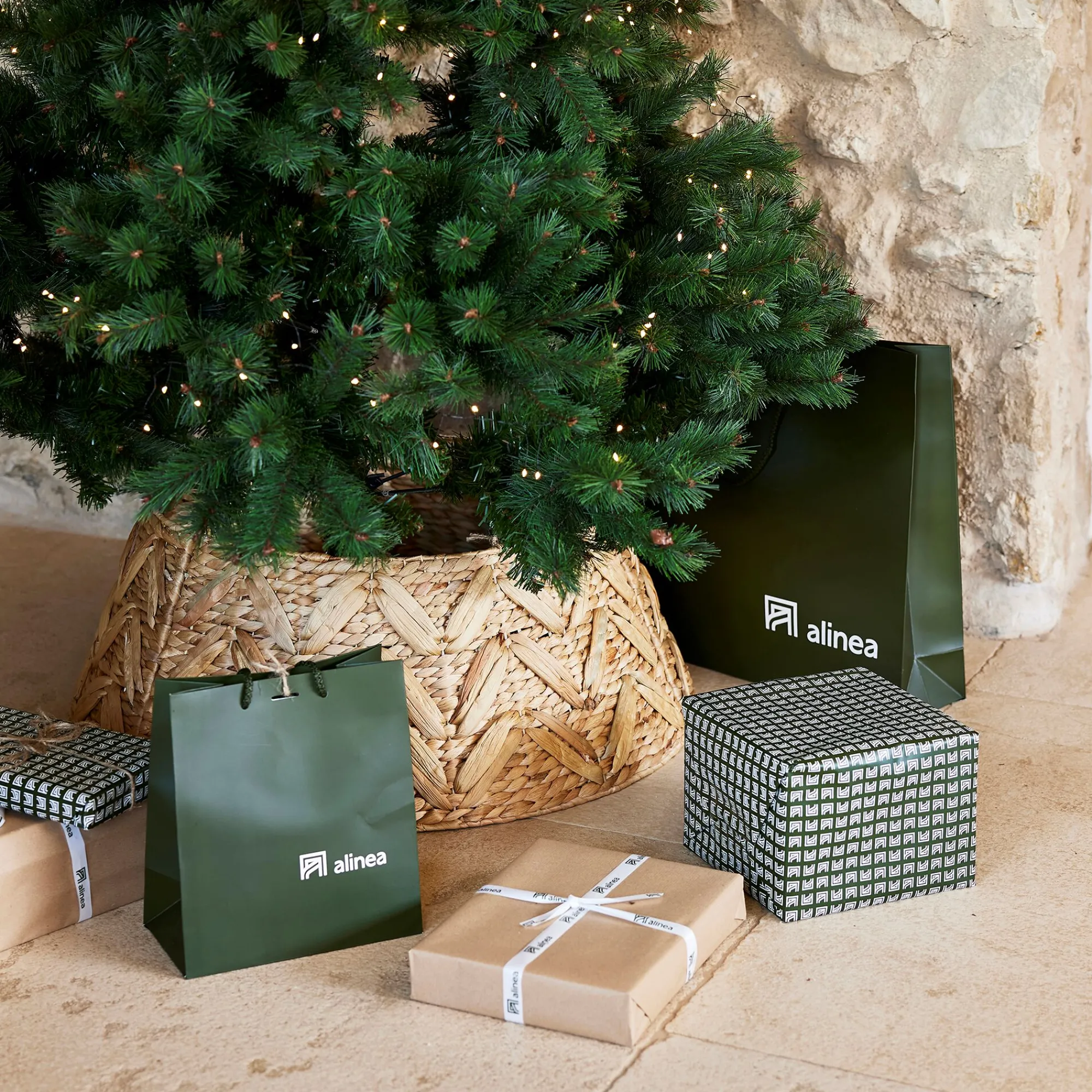 alinea Grand Sapin De Noël*Pied de sapin en kit en jacinthe d'eau D68xH25cm - Naturel