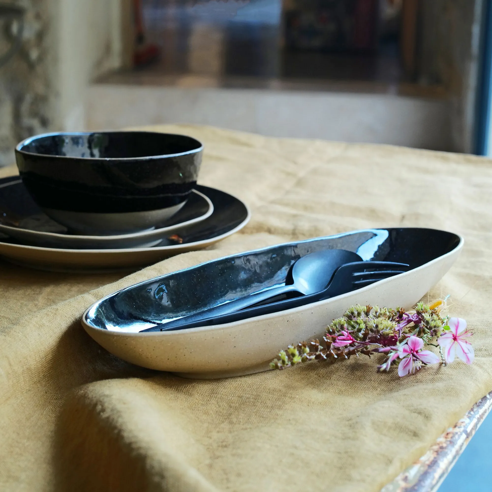 alinea Plat De Service Et Saladier*Plat ovale en grès recyclé L33cm - Noir