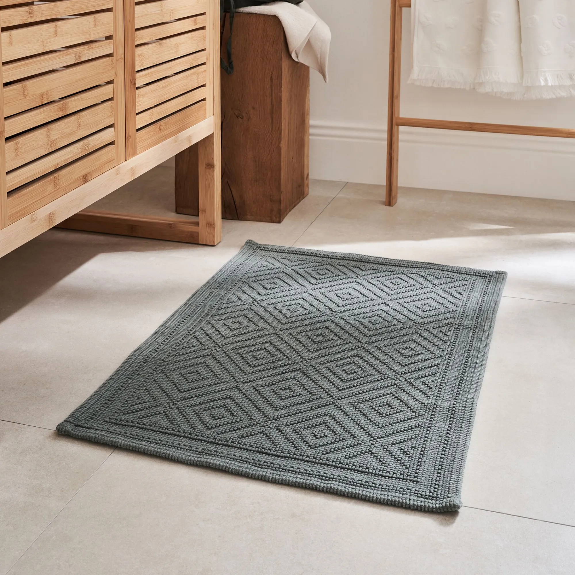 alinea Tapis De Bain*Tapis de bain surpiquage losanges en coton - cèdre 50x70cm Vert