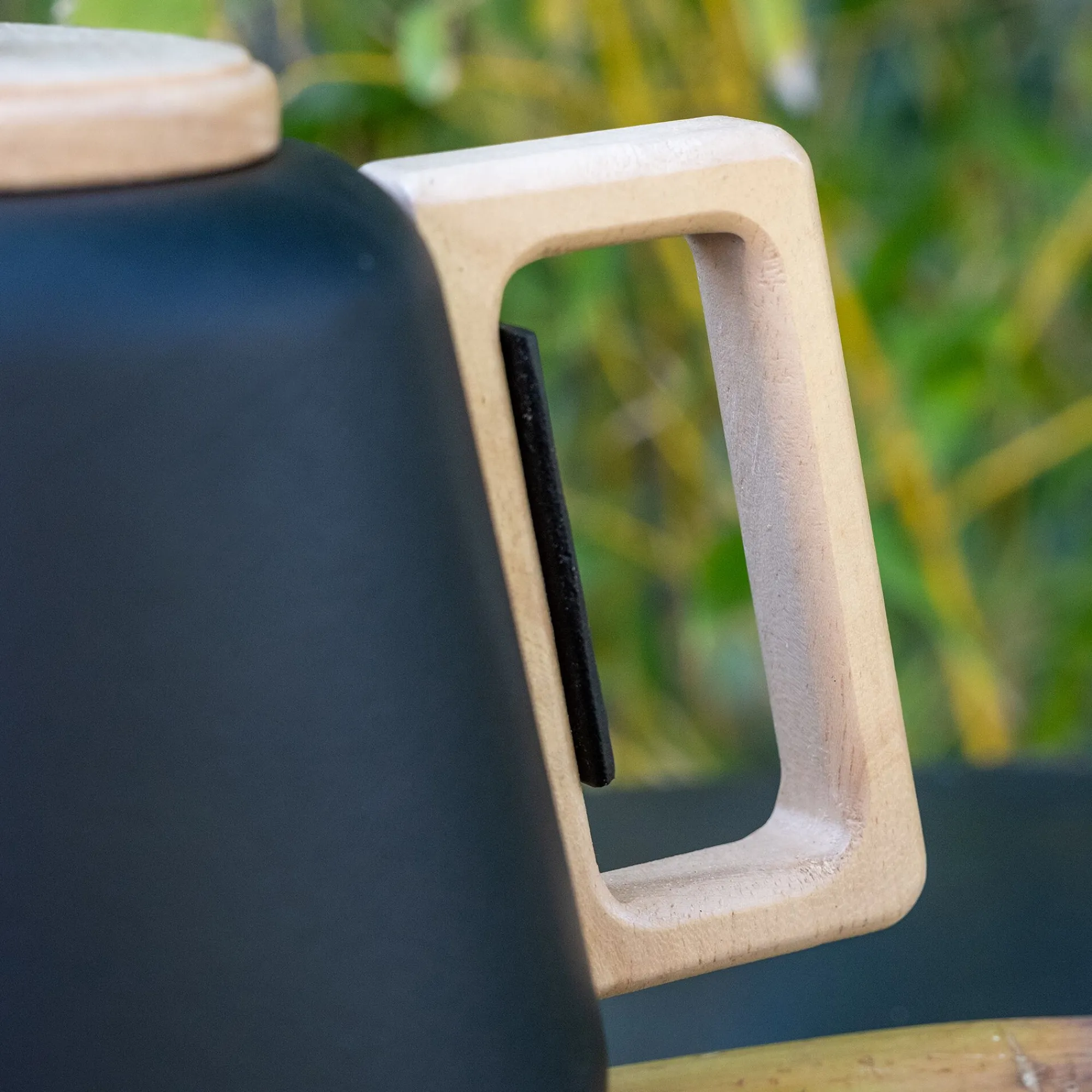 alinea Vaisselle Petit Déjeuner|Cafetière Et Théière*Théière en fonte et bois 1L - Noir